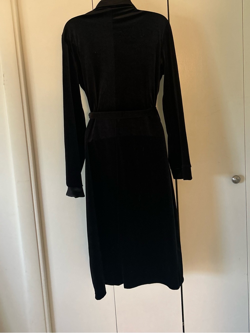 Futurino Velvet Long Belted Robe pockets NWT S - Picture 2 of 9